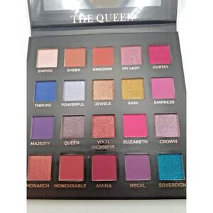 Eloise The Queen Eyeshadow Palette Shimmer .78 Oz NIB